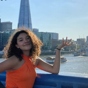 Meet your Posher, Mia